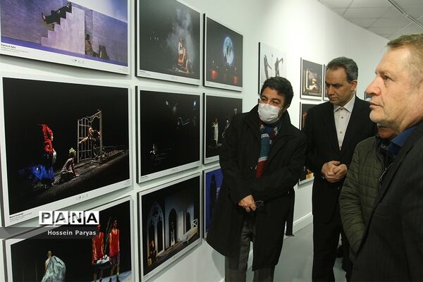 افتتاح نمایشگاه عکس «لحظه قطعی» و رونمایی از پوستر سی و هشتمین جشنواره بین‌المللی تئاتر فجر