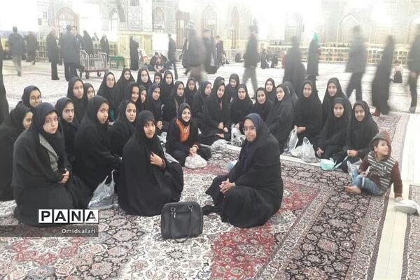 دانش آموزان دبیرستان سیدالشهدا ابرکوه در مشهد