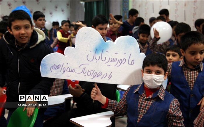 معلمان باید به گونه ای دانش آموزان را تربیت کنند که دوستدار خود، محیط زیست و جامعه  باشند