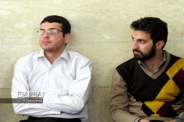اقامه نماز و سخنرانی  امام جمعه اشکذر درهنرستان  خادمی