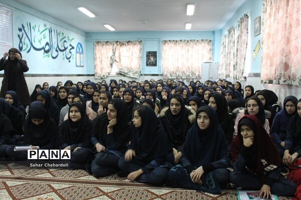 مراسم بزرگداشت سردار سلیمانی در مدرسه زینب کبری (س)