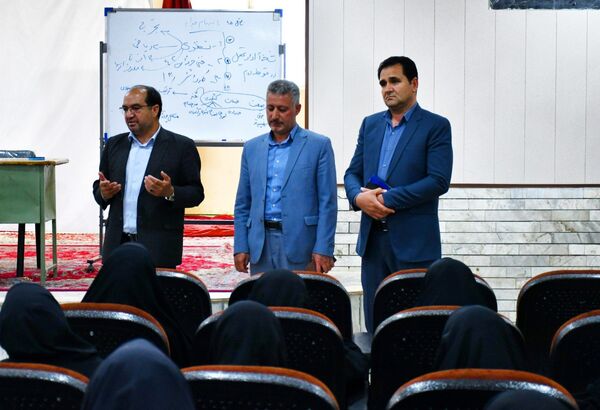 بازدید مدیر آموزش و پرورش مه ولات از دبیرستان شبانه روزی فرزانگان 