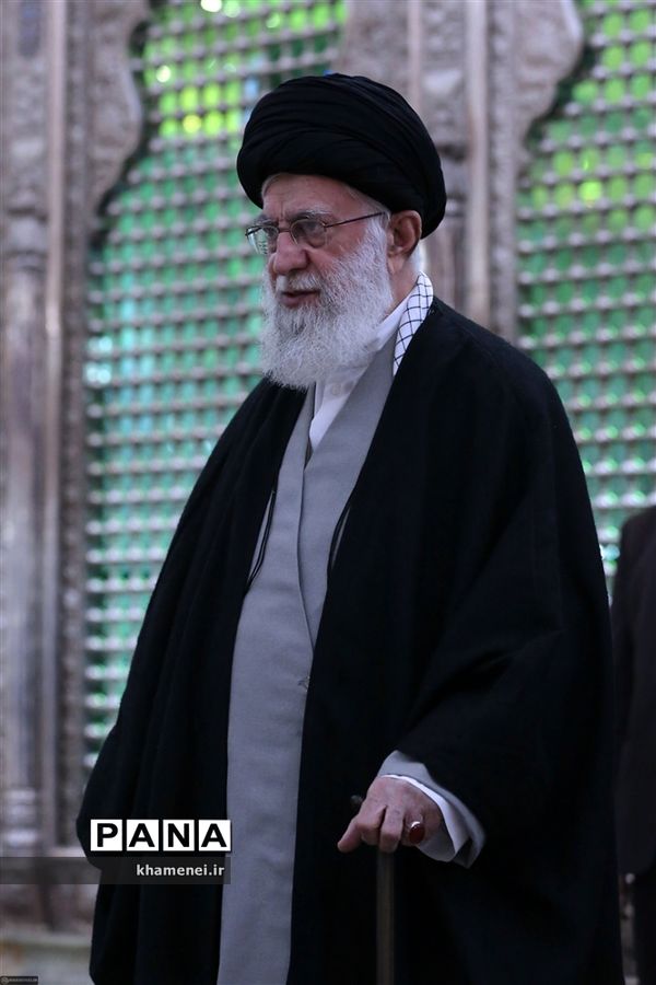 حضور رهبر انقلاب اسلامی در مرقد مطهر امام راحل و گلزار شهدای بهشت زهرا
