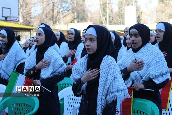 آیین نواختن زنگ انقلاب اسلامی در مدرسه الزهرا شهر شیراز