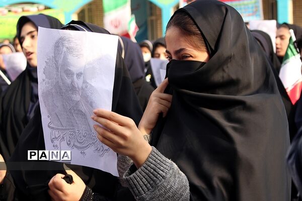 آیین استانی نواخته شدن زنگ انقلاب در اهواز