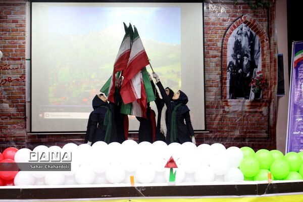 نواخته شدن گلبانگ انقلاب در مدارس استان همدان