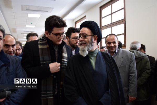 مراسم نواختن زنگ انقلاب و آغاز رسمی جشن های چهل و یکمین سالگرد پیروزى انقلاب اسلامى در آذربایجان شرقی