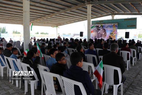 نواخته شدن زنگ انقلاب و مراسم نمادین استقبال ار ورود امام خمینی(ره) در شهرستان امیدیه