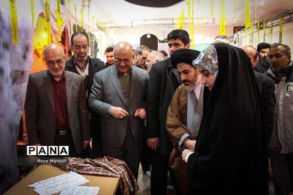 نمایشگاه انقلاب اتحادیه انجمن های اسلامی دانش آموزان آذربایجان غربی در ارومیه