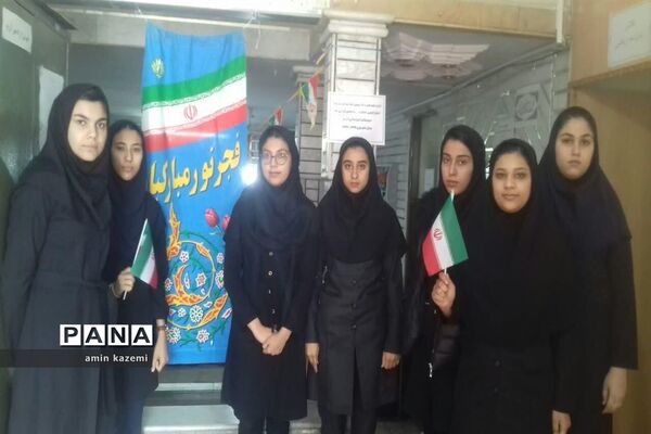 زنگ انقلاب به یادسپهبد شهید قاسم سلیمانی  در مدارس داراب