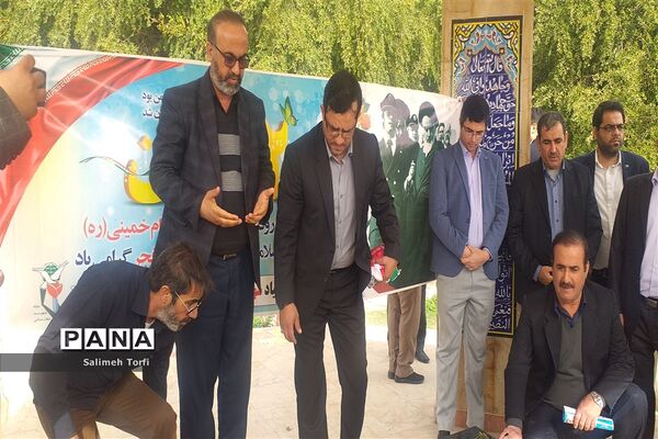 آیین غبارروبی و عطرافشانی مزارشهدای گمنام درشهرستان حمیدیه