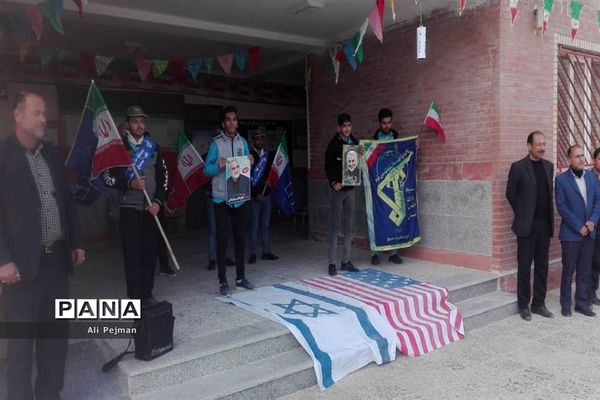 زنگ انقلاب  در دبیرستان سعادت شبانکاره