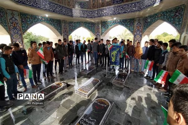 زنگ انقلاب  در دبیرستان سعادت شبانکاره