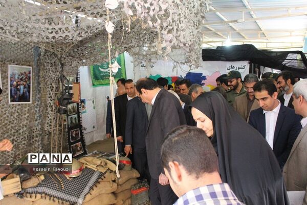 نمایشگاه مدرسه انقلاب در دبیرستان  شریعتی بوشهر