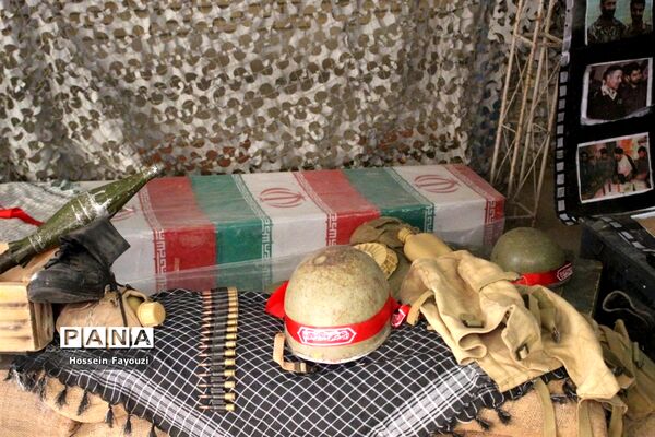 نمایشگاه مدرسه انقلاب در دبیرستان  شریعتی بوشهر