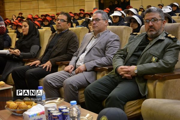 زنگ انقلاب اسلامی در مدارس شهرستان شهریار به صدا در آمد