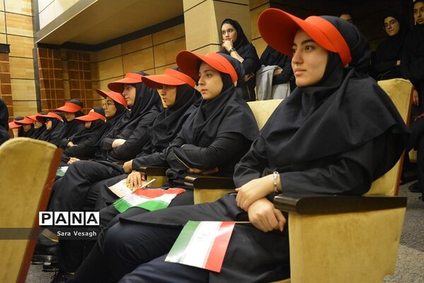 زنگ انقلاب اسلامی در مدارس شهرستان شهریار به صدا در آمد