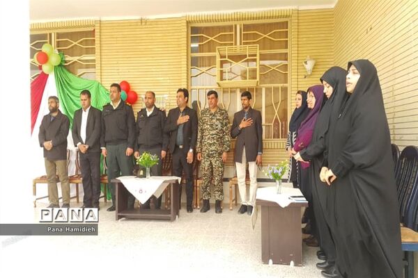نواختن طنین زنگ انقلاب درمدارس شهرستان حمیدیه