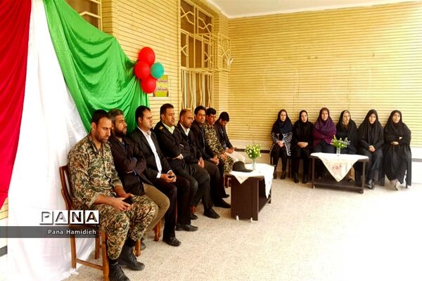 نواختن طنین زنگ انقلاب درمدارس شهرستان حمیدیه