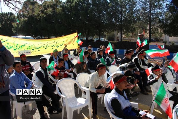 زنگ انقلاب به مناسبت ورود امام خمینی ره درشهرستان خوسف