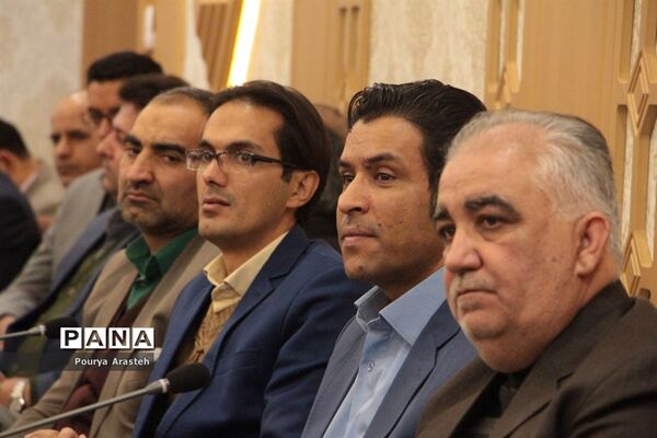 در اولین روز از دهه فجر شورای اداری شهرستان خوسف در دفتر فرمانداری