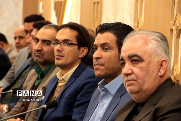 در اولین روز از دهه فجر شورای اداری شهرستان خوسف در دفتر فرمانداری