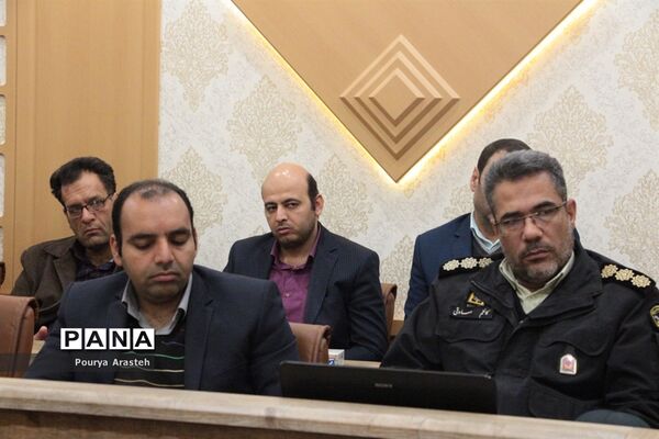 در اولین روز از دهه فجر شورای اداری شهرستان خوسف در دفتر فرمانداری