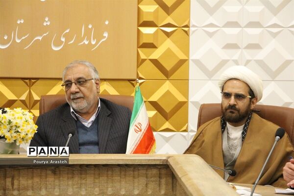در اولین روز از دهه فجر شورای اداری شهرستان خوسف در دفتر فرمانداری
