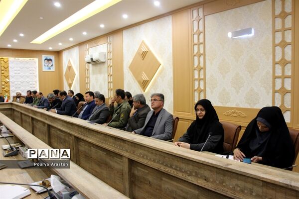 در اولین روز از دهه فجر شورای اداری شهرستان خوسف در دفتر فرمانداری