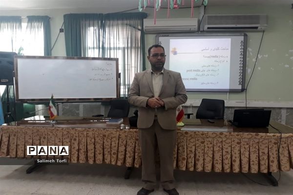 برگزاری کارگاه تفکر و سواد رسانه وآموزش عکاسی درشهرستان حمیدیه