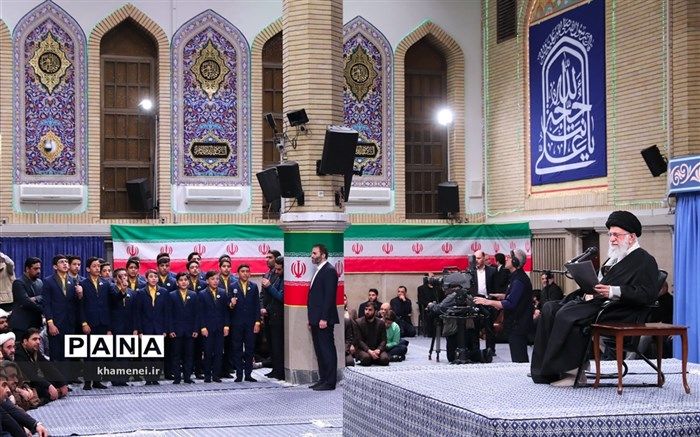 رهبرانقلاب: هر کسی به ایران علاقمند است، باید در انتخابات شرکت کند