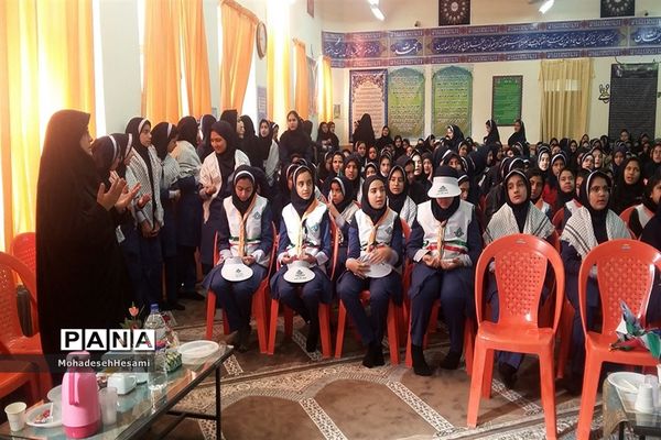 یادواره سردارشهید حاج قاسم سلیمانی در دبیرستان نمونه کاشی نیلوفر