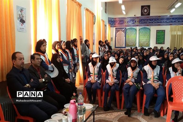 یادواره سردارشهید حاج قاسم سلیمانی در دبیرستان نمونه کاشی نیلوفر