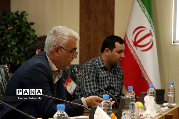 نشست هم اندیشی مدیرکل صداو سیمای خوزستان با مدیران رسانه ها