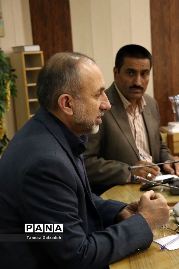 نشست هم اندیشی مدیرکل صداو سیمای خوزستان با مدیران رسانه ها