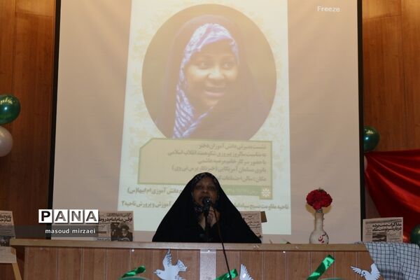 مرضیه هاشمی خبرنگار پرس تی وی در ویژه برنامه «لاله های روشن» قزوین