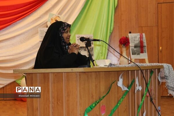 مرضیه هاشمی خبرنگار پرس تی وی در ویژه برنامه «لاله های روشن» قزوین