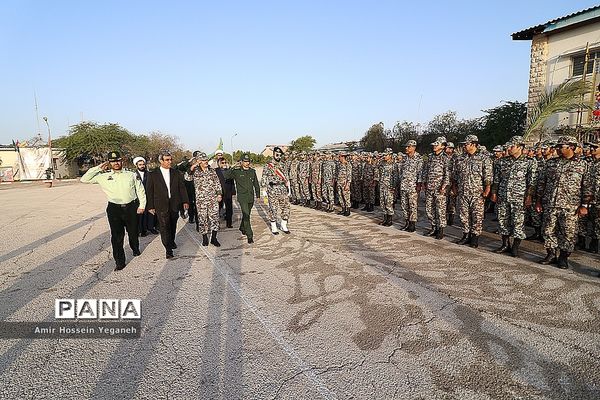 برگزاری صبحگاه مشترک نیروهای نظامی و انتظامی