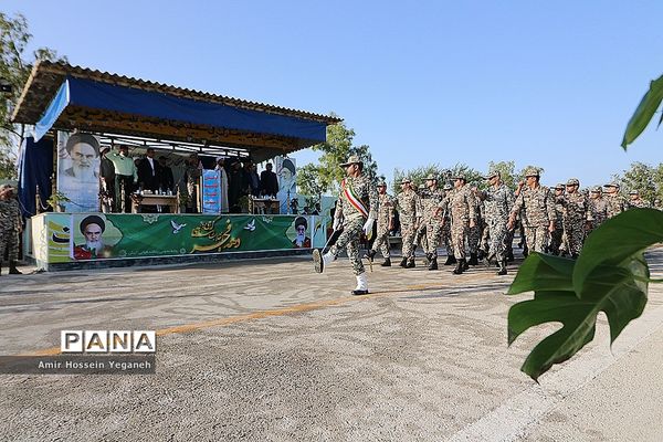 برگزاری صبحگاه مشترک نیروهای نظامی و انتظامی