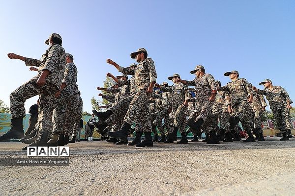 برگزاری صبحگاه مشترک نیروهای نظامی و انتظامی