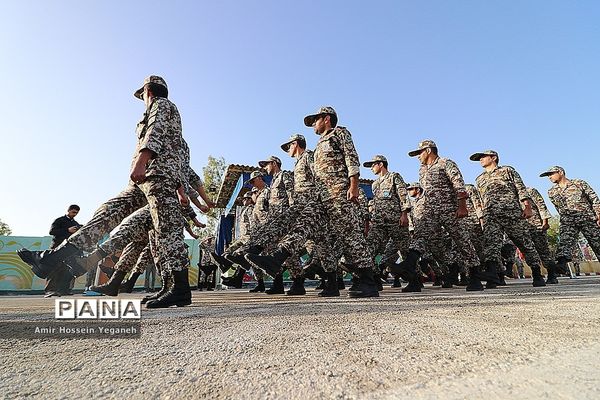 برگزاری صبحگاه مشترک نیروهای نظامی و انتظامی
