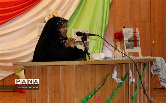 خبرنگار پرس تی وی: آمریکا به زن نگاه کالایی دارد؛ رسانه های غربی ادای آزادی بیان را درمی آورند