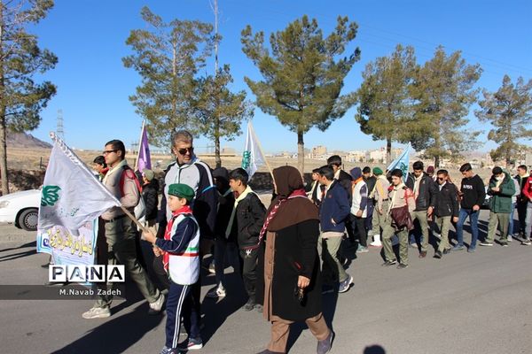 کوهپیمایی پیشتازان سازمان دانش آموزی استان خراسان جنوبی