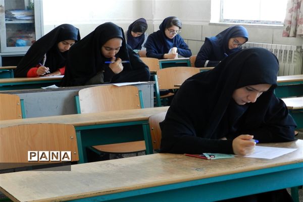 برگزاری مسابقات قرآن و عترت دختران دانش‌آموز ناحیه ۳ شیراز در آموزشگاه عباس الکوت