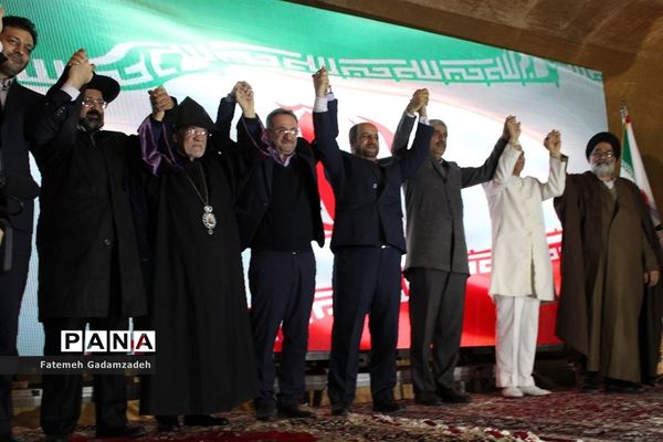 چهاردهمین آیین ملی عطر افشانی و گلباران مزار شهدای ادیان توحیدی