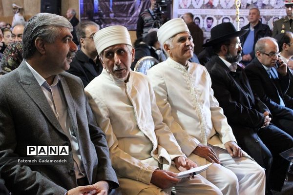 چهاردهمین آیین ملی عطر افشانی و گلباران مزار شهدای ادیان توحیدی