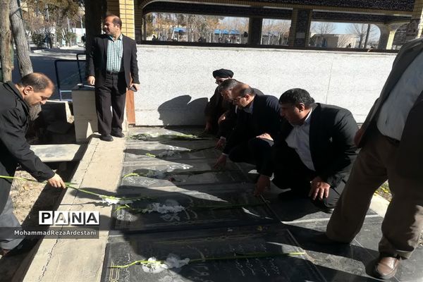 گلباران مزار شهدا در شهرستان ورامین