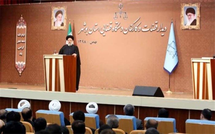 رئیسی: قاچاق کالا تولید را متوقف می‌کند