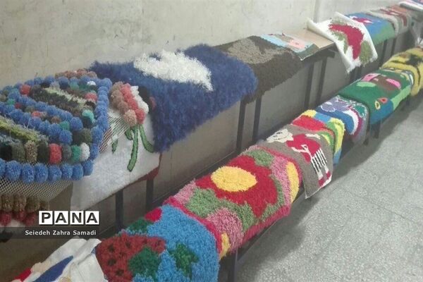 بازارچه هنرهای دستی دانش آموزی در شهرستان ملارد