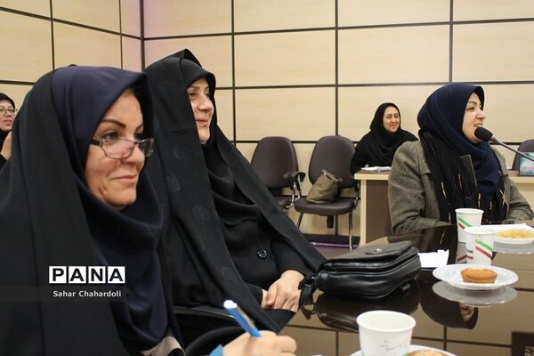 دوره آموزشی مربیان پیشتاز ناحیه 2 همدان